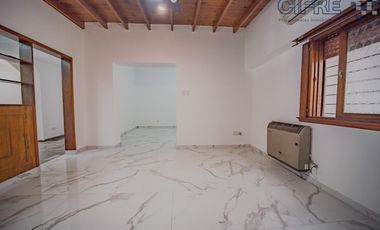 PH USO PROFESIONAL - IMPECABLE - En 2 plantas 242m2 al frente - Villa Urquiza
