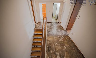 PH USO PROFESIONAL - IMPECABLE - En 2 plantas 242m2 al frente - Villa Urquiza
