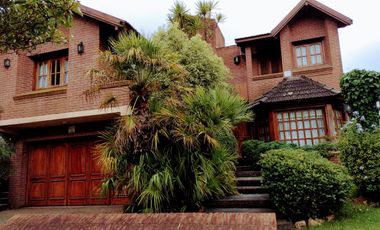 CASA EN VENTA EN BARRIO SAN RAFAEL MAR DE AJO- CUATRO AMBIENTES