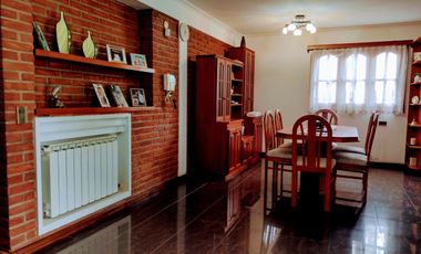CASA EN VENTA EN BARRIO SAN RAFAEL MAR DE AJO- CUATRO AMBIENTES