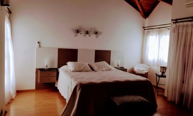 CASA EN VENTA EN BARRIO SAN RAFAEL MAR DE AJO- CUATRO AMBIENTES
