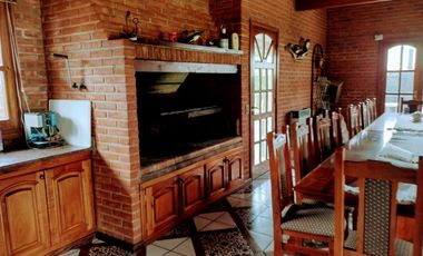 CASA EN VENTA EN BARRIO SAN RAFAEL MAR DE AJO- CUATRO AMBIENTES