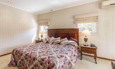 En venta Ayres de Pilar divina casa de 4 dorm sobre  terreno de 1