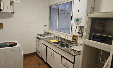 Muy buen depto de dos ambientes en alquiler . Amoblado y equipado.