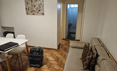 Muy buen depto de dos ambientes en alquiler . Amoblado y equipado.