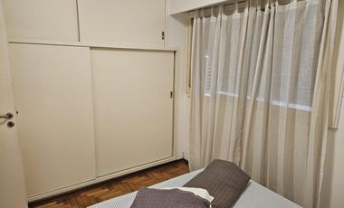 Muy buen depto de dos ambientes en alquiler . Amoblado y equipado.