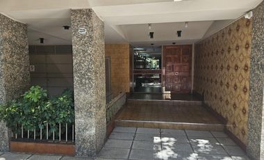 Muy buen depto de dos ambientes en alquiler . Amoblado y equipado.