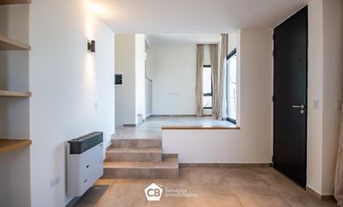 CASA en Terrazas de La Estanzuela – ¡Con Pileta y Vista Increíble!