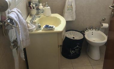 Departamento 3 amb en venta - Olivos -1 cuadra de Maipú-  3 piso x escalera
