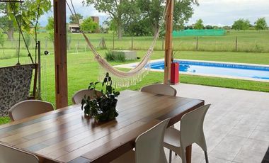 Casa en Countries/B.Cerrado (Escobar)