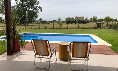 Casa en Countries/B.Cerrado (Escobar)