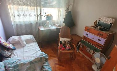 MUY LINDO 3 AMBIENTES EN VENTA CON BALCON SOBRE AV. MAIPU, OLIVOS