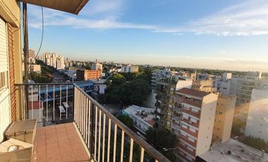 MUY LINDO 3 AMBIENTES EN VENTA CON BALCON SOBRE AV. MAIPU, OLIVOS