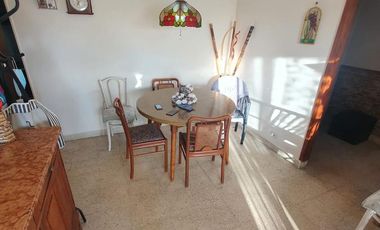 MUY LINDO 3 AMBIENTES EN VENTA CON BALCON SOBRE AV. MAIPU, OLIVOS