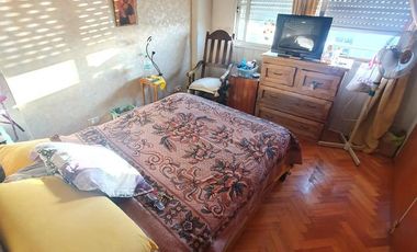 MUY LINDO 3 AMBIENTES EN VENTA CON BALCON SOBRE AV. MAIPU, OLIVOS