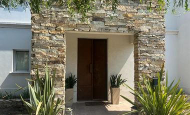 Casa en venta y alquiler en El Centauro Canning