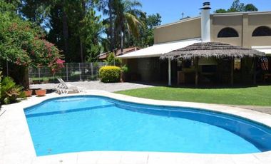 SE VENDE IMPORTANTE CASA QUINTA EN RINCON //