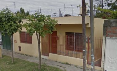 SANTILLI - LARREA 1057 - Florencio Varela