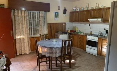 SANTILLI - LARREA 1057 - Florencio Varela