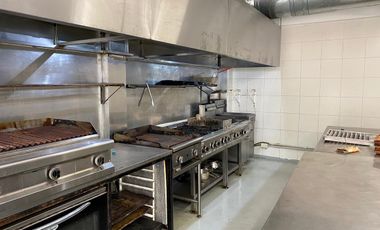 Local en venta con habilitación rubro gastronómico en el bajo de San Isidro
