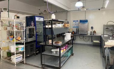 Local en venta con habilitación rubro gastronómico en el bajo de San Isidro