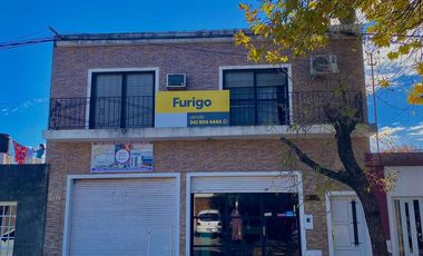 Casa en planta alta mas locales  comerciales en planta  baja