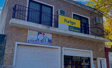 Casa en planta alta mas locales  comerciales en planta  baja
