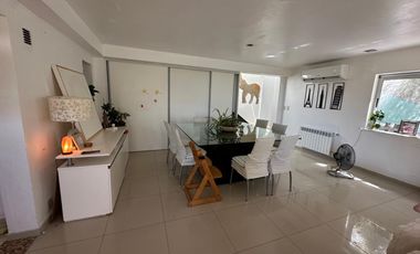 Casa en  Alquiler La Rufina 3 dorm
