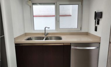 REESTRENA CÓMODA CASA EN SATELITE DE UN PISO EN CALLE CERRADA