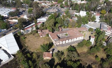 Casona con enorme terreno en VENTA, en calle Álvaro Obregón, Pátzcuaro