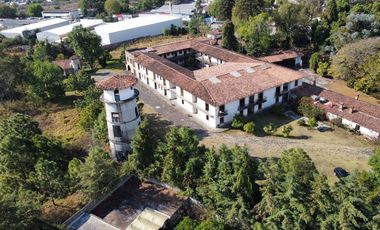 Casona con enorme terreno en VENTA, en calle Álvaro Obregón, Pátzcuaro