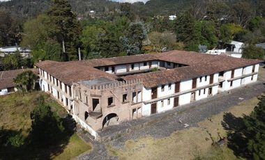 Casona con enorme terreno en VENTA, en calle Álvaro Obregón, Pátzcuaro