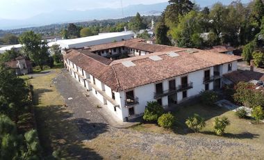 Casona con enorme terreno en VENTA, en calle Álvaro Obregón, Pátzcuaro