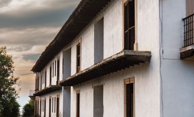 Casona con enorme terreno en VENTA, en calle Álvaro Obregón, Pátzcuaro