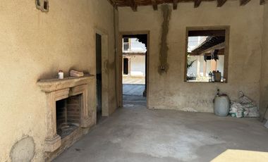 Casona con enorme terreno en VENTA, en calle Álvaro Obregón, Pátzcuaro