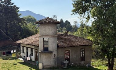 Casona con enorme terreno en VENTA, en calle Álvaro Obregón, Pátzcuaro