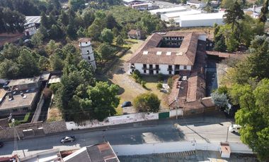 Casona con enorme terreno en VENTA, en calle Álvaro Obregón, Pátzcuaro
