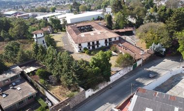 Casona con enorme terreno en VENTA, en calle Álvaro Obregón, Pátzcuaro