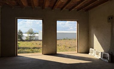 Casona con enorme terreno en VENTA, en calle Álvaro Obregón, Pátzcuaro