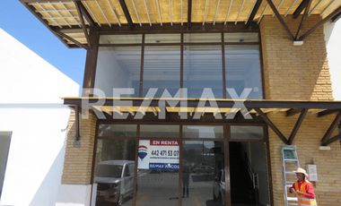 Local comercial a doble altura en renta - (3)
