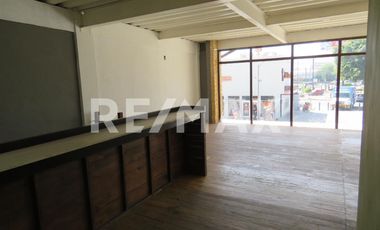 Local comercial a doble altura en renta - (3)