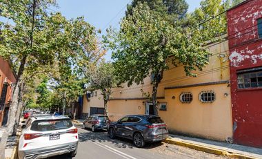 Casa con jardín