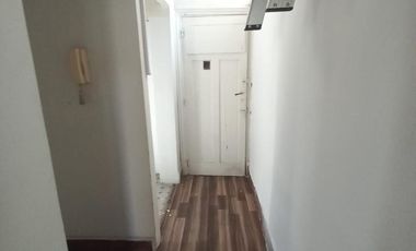 Centro departamento en alquiler, 4 ambientes + escritorio, baño, cocina, muy luminoso
