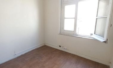 Centro departamento en alquiler, 4 ambientes + escritorio, baño, cocina, muy luminoso