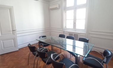 Centro departamento en alquiler, 4 ambientes + escritorio, baño, cocina, muy luminoso