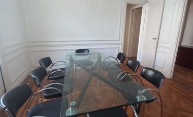 Centro departamento en alquiler, 4 ambientes + escritorio, baño, cocina, muy luminoso