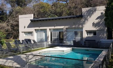 Casa en Abril Club De Campo