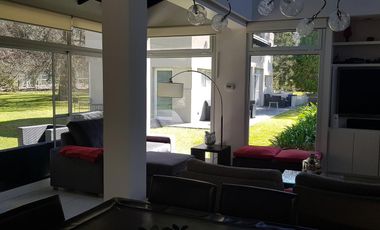 Casa en Abril Club De Campo