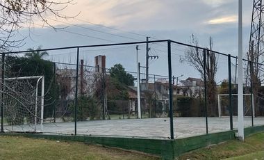 Venta casa en  Barrio Privado Las Condes en 1 planta sobre amplio lote.