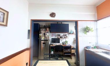 PH  Departamento y Local en zona estacion de tren Jose Marmol.